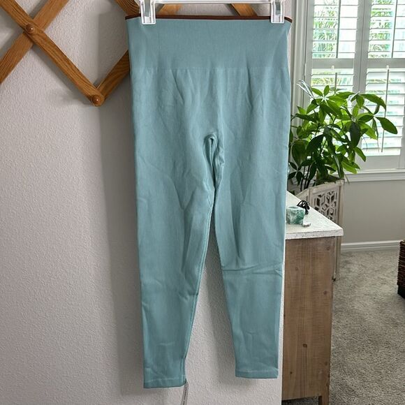 Outdoor Voices Women’s Seamless Rib 7/8 Leggings NWT - Picture 11 of 13